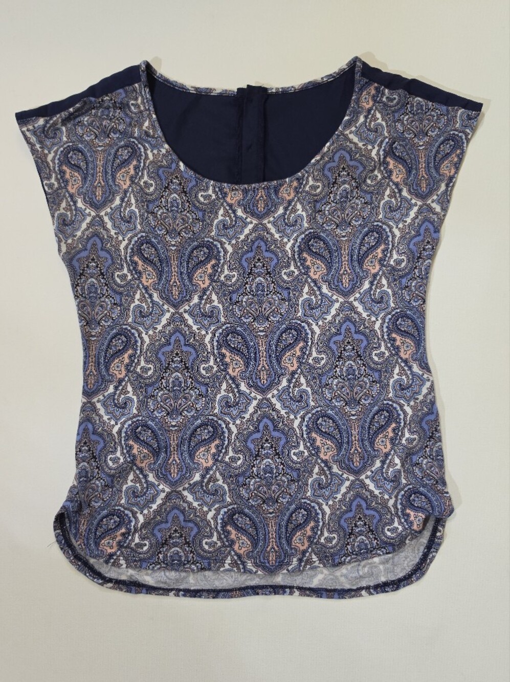 Classic Paisley Top Womens Size XS Blue Pink Old Money Casual Tee